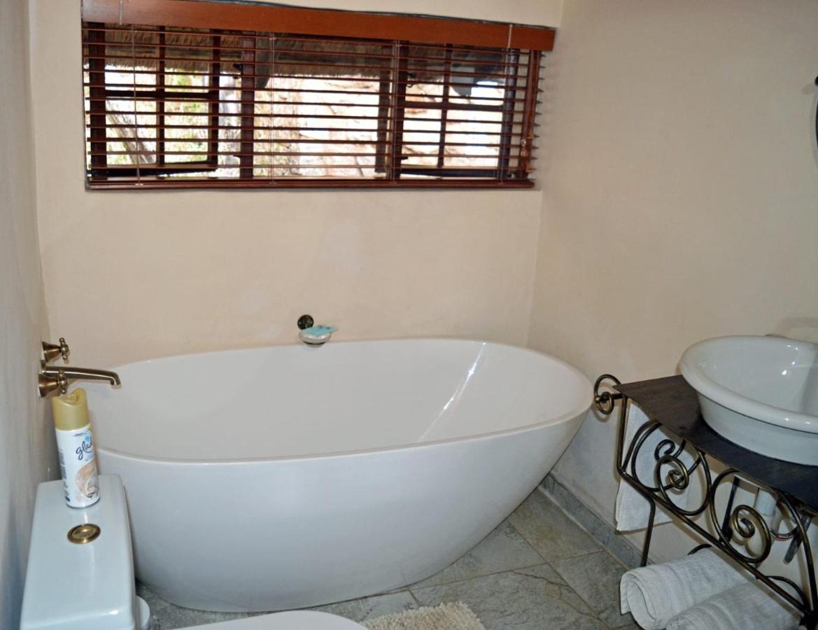 Cozy Kosmos Bed & Breakfast Hartbeespoort Exterior foto