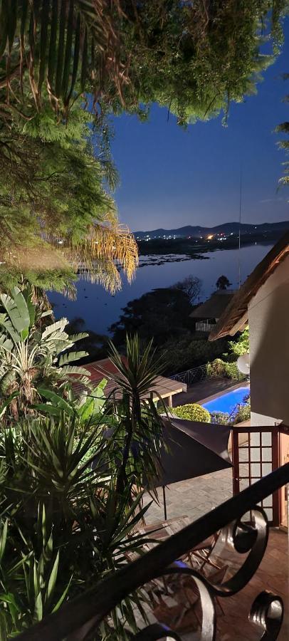 Cozy Kosmos Bed & Breakfast Hartbeespoort Exterior foto