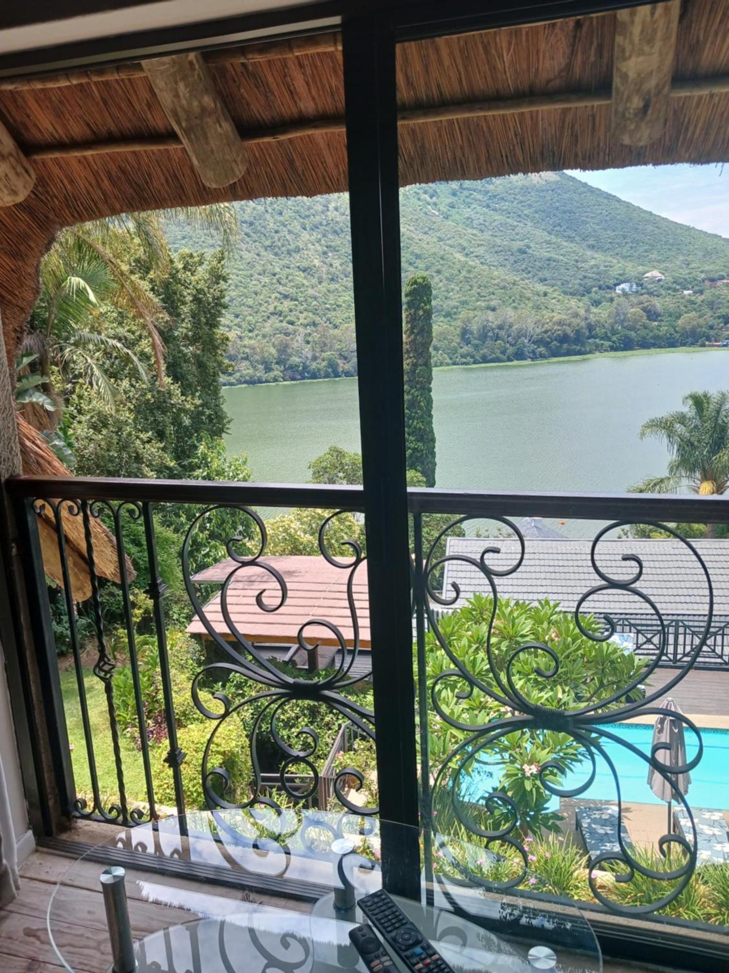 Cozy Kosmos Bed & Breakfast Hartbeespoort Exterior foto