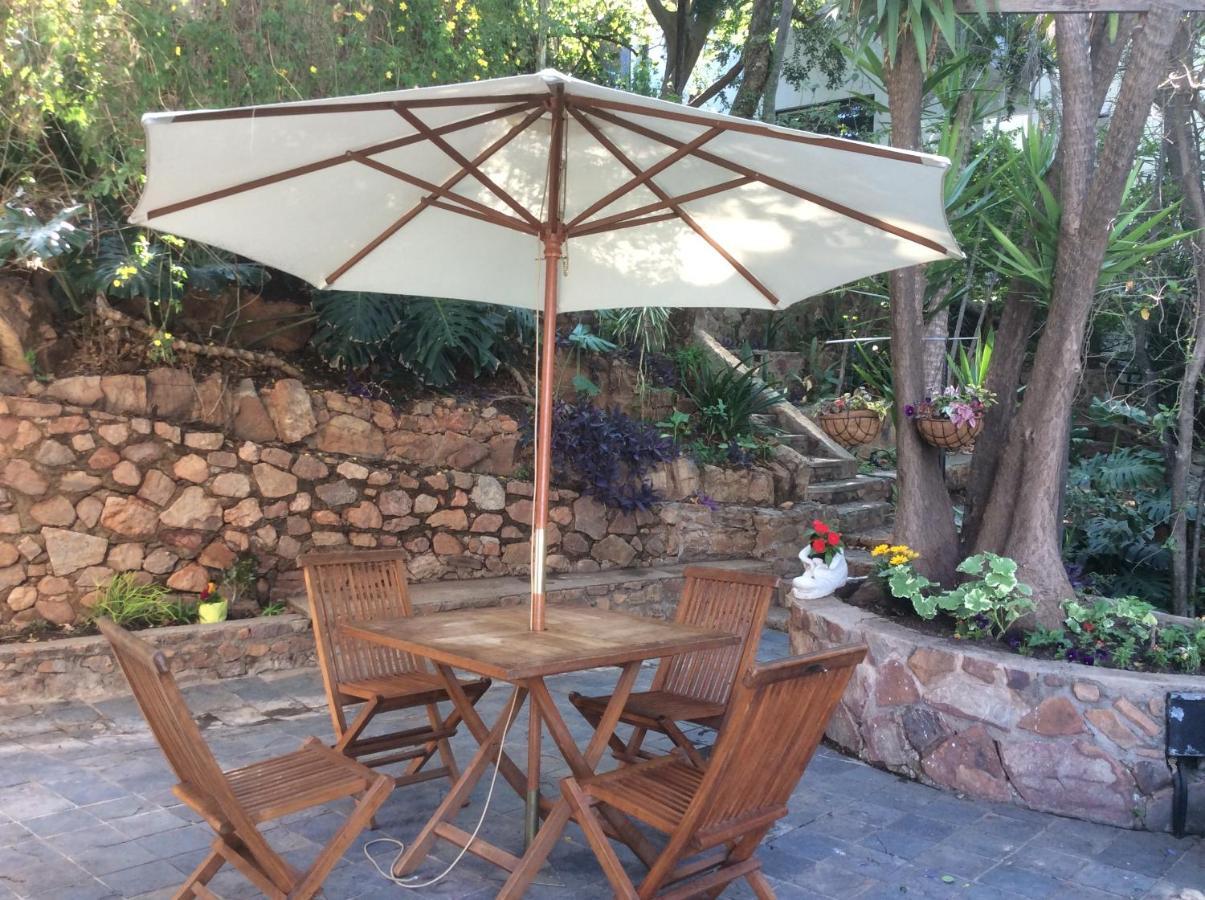 Cozy Kosmos Bed & Breakfast Hartbeespoort Exterior foto